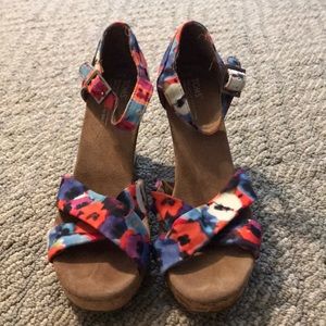 Toms wedges Size 10